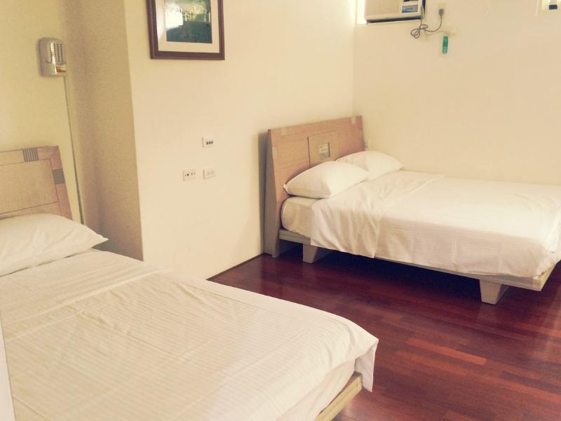 Home Town B & B Kota Hualien Bagian luar foto